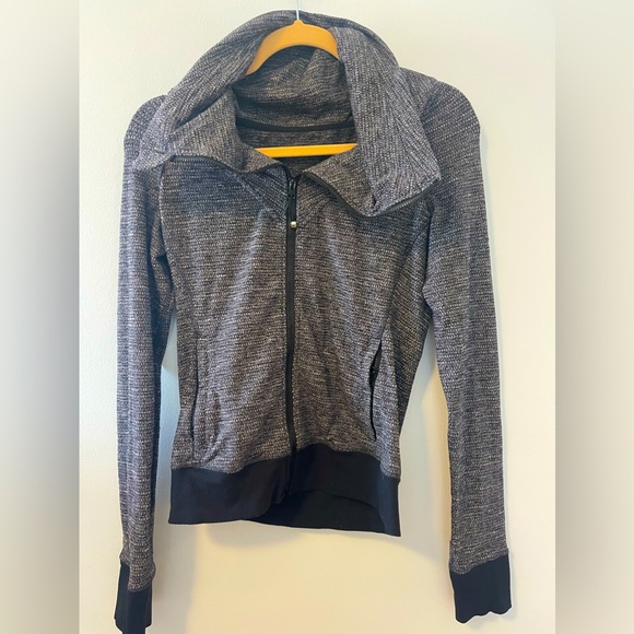 Lululemon Be Present High Neck Collar Jacket in Grey black blend - size 6 - Picture 5 of 10